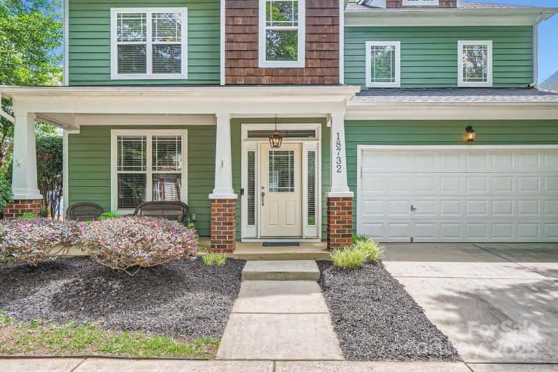 Property image 3 at 18732 Coachmans Trace, Cornelius, NC 28031