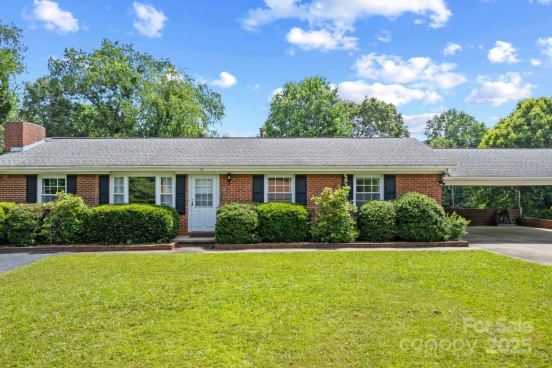 Property image 3 at 53 Grandview Road, Asheville, NC 28806