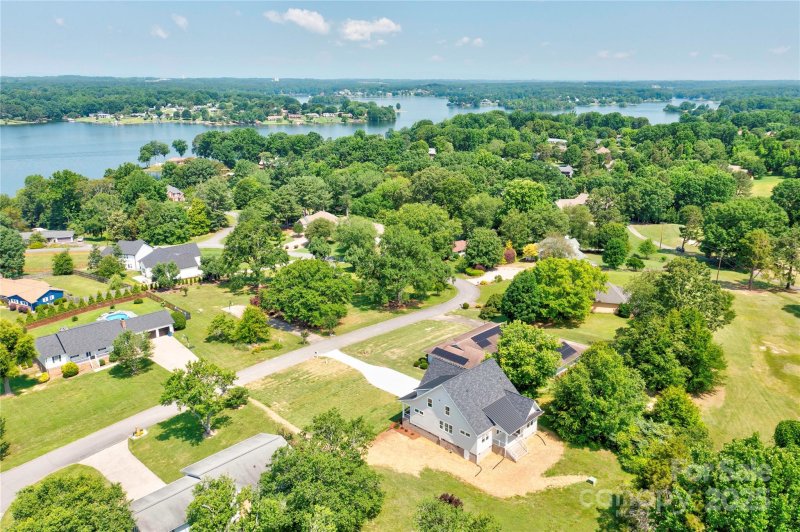 Property image 5 of 102 Starmount Drive in Woodbridge, Kings Mountain, NC 28086