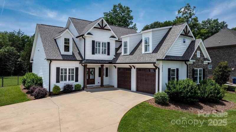 Property image 5 of 3622 46th Avenue in Willow Place, Hickory, NC 28601