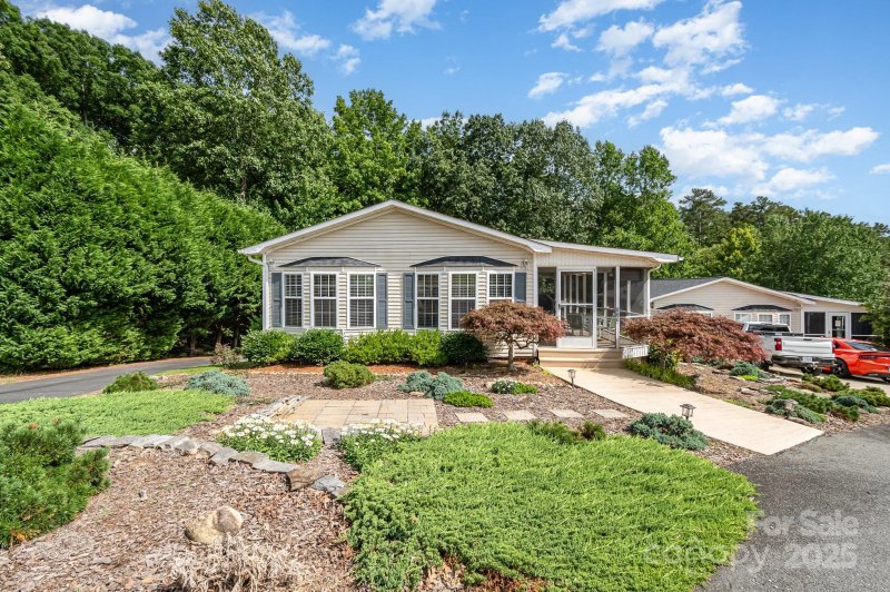 Property image 2 of 111 Trails End Lane in Badin Shores Resort, New London, NC 28127