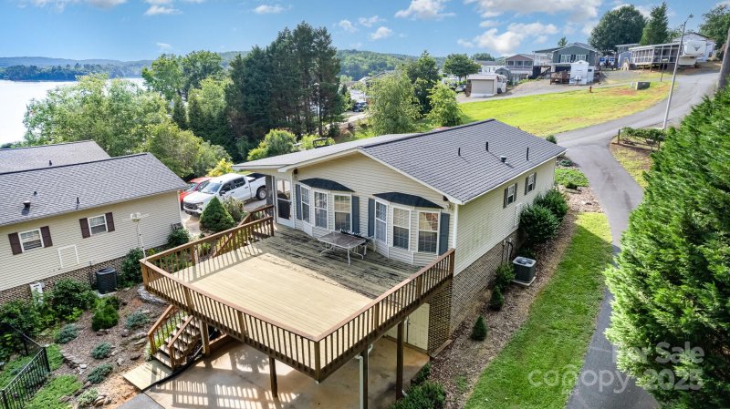 Property image 3 of 111 Trails End Lane in Badin Shores Resort, New London, NC 28127