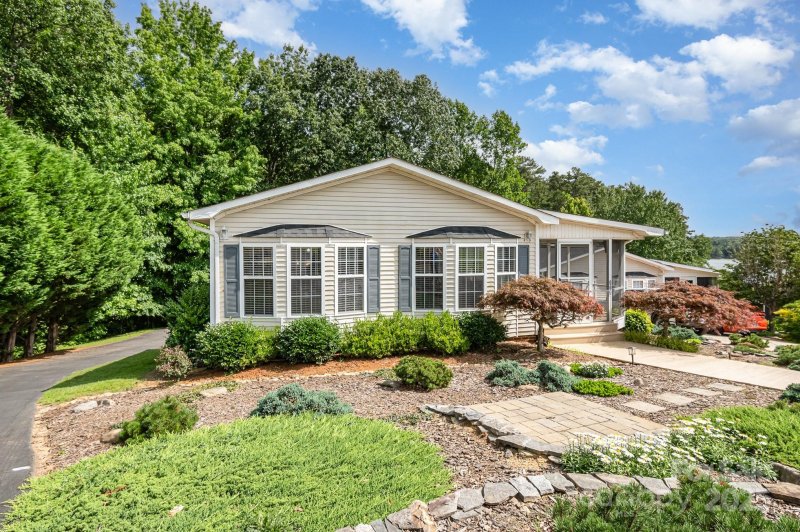 Property image 4 of 111 Trails End Lane in Badin Shores Resort, New London, NC 28127