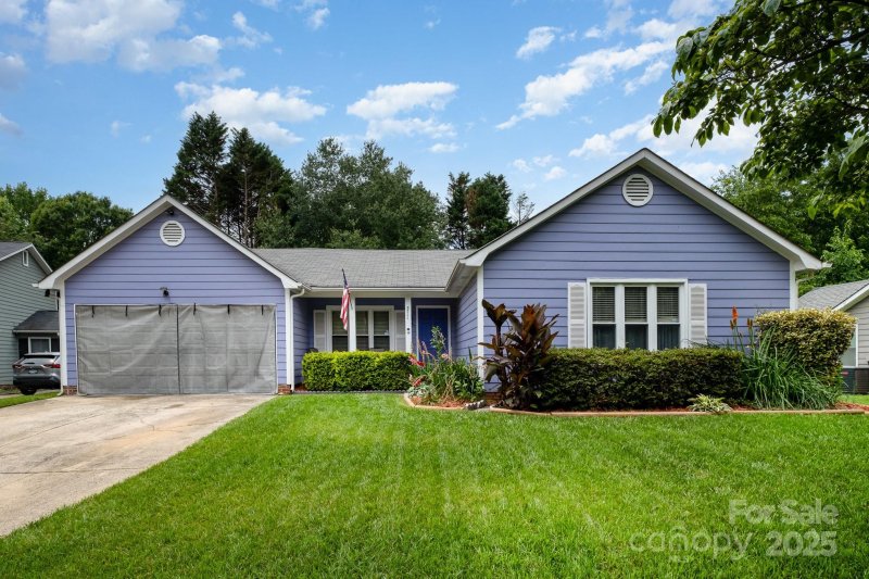 Property image 4 at 5711 Lambrook Court, Charlotte, NC 28269