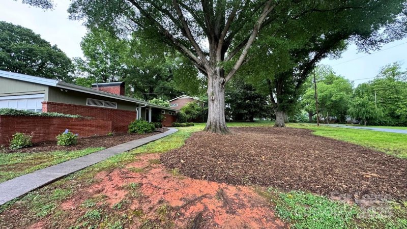 Property image 4 at 4025 Sherbrooke Drive, Charlotte, NC 28210