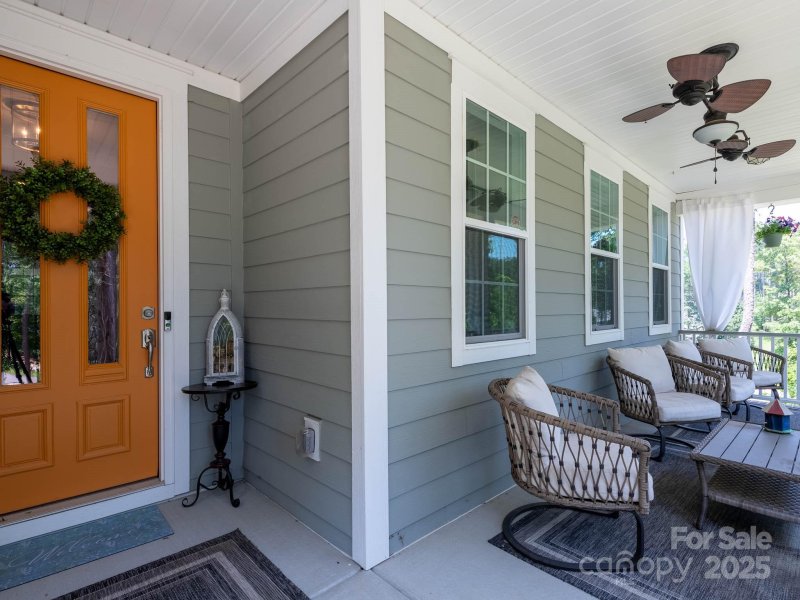 Property image 3 of 4237 Island Fox Lane in Fox Chase, Denver, NC 28037