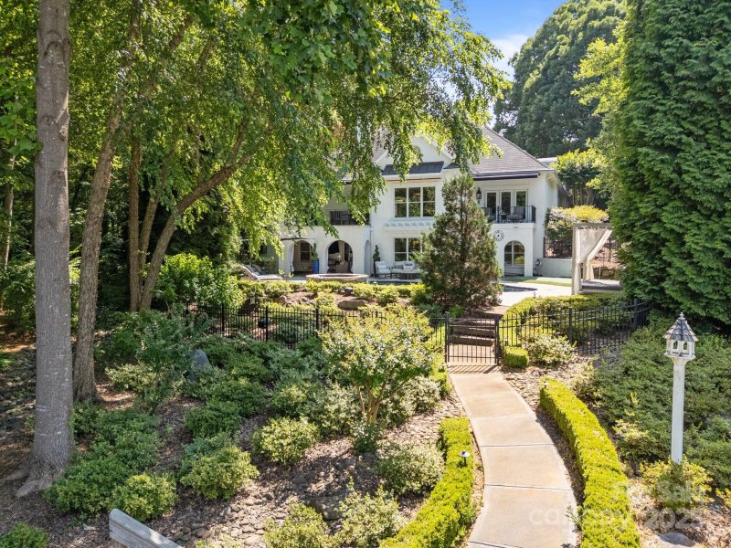 Property image 5 of 19506 Mary Ardrey Circle in Patricks Purchase, Cornelius, NC 28031