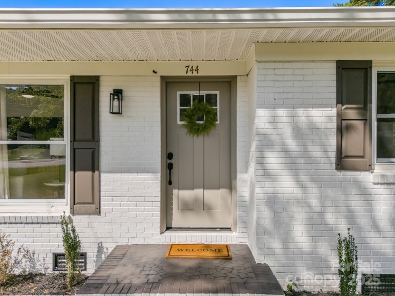 Property image 2 of 744 University Drive in Sedgefield, Rock Hill, SC 29730