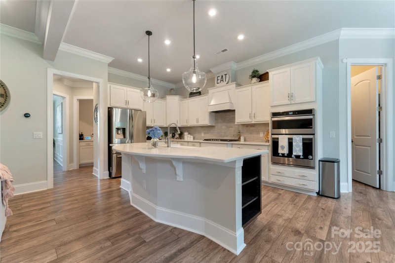 Property image 3 of 11313 Limehurst Place in Chapel Cove, Charlotte, NC 28278