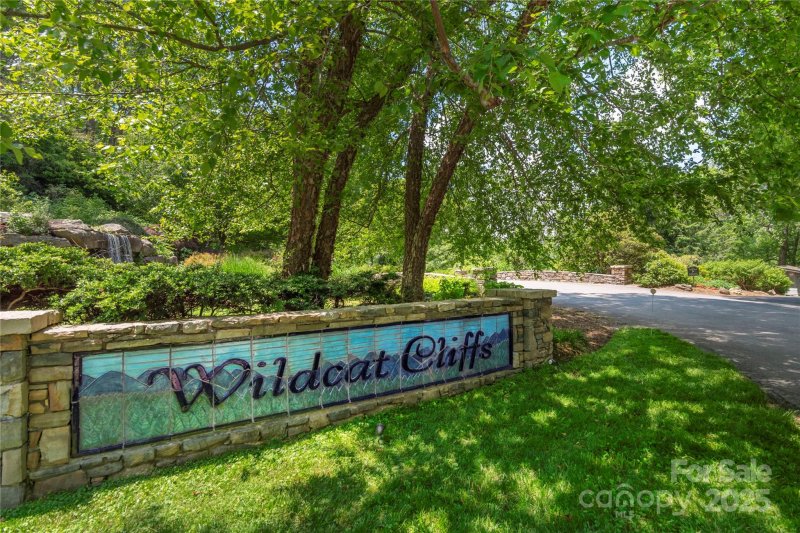 Property image 4 of 152 Skycliff Drive in Wildcat Cliffs, Asheville, NC 28804