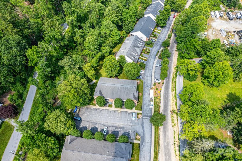 Property image 2 at 234 Wash Creek Drive, Hendersonville, NC 28739