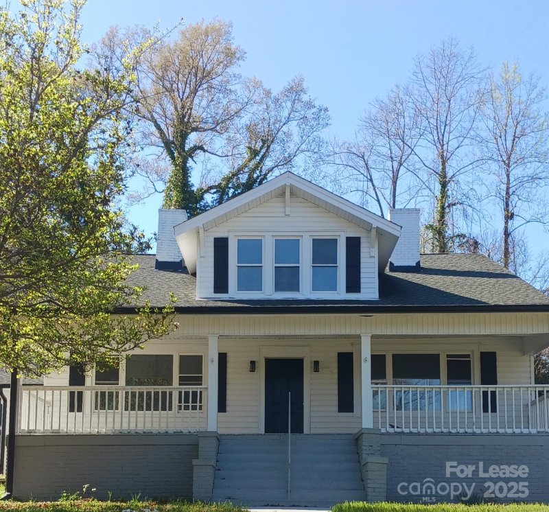 Property image 3 of 105 N Inman Avenue in Hilltop, Bessemer City, NC 28016