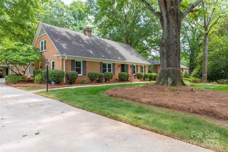 Property image 4 of 629 Wingrave Drive in Lansdowne, Charlotte, NC 28270