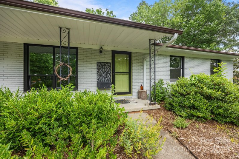 Property image 2 at 20 Summit Drive, Arden, NC 28704