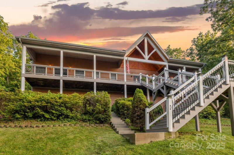 Property image 2 of 6 Grouse Terrace in Laurel Woods, Fairview, NC 28730