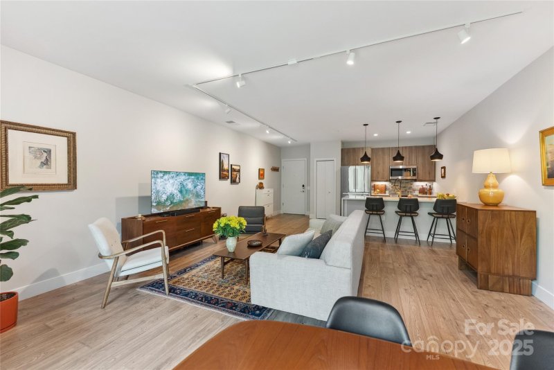 Property image 3 at 68 Craven Street, Asheville, NC 28806