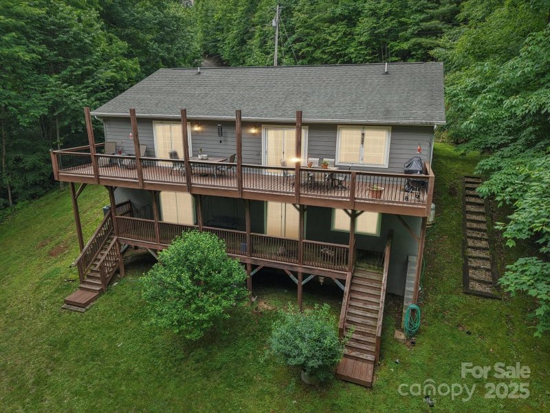 Property image 2 of 574 Appaloosa Trail in Catalooche Ranch Est, Waynesville, NC 28785