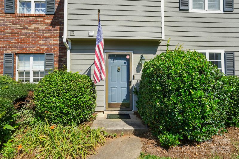 Property image 4 at 6044 Heath Valley Road, Charlotte, NC 28210