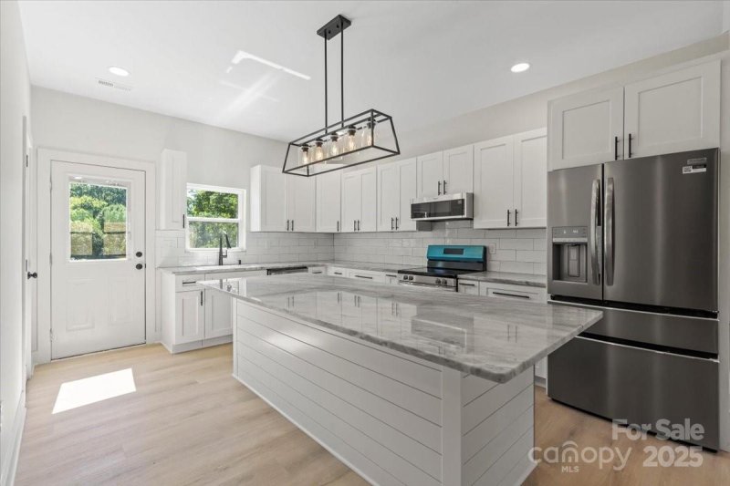 Property image 4 at 5526 Brookwood Lane, Hickory, NC 28602