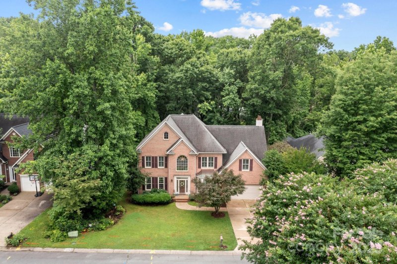 Property image 4 of 17433 Glassfield Drive in Cambridge Grove, Huntersville, NC 28078