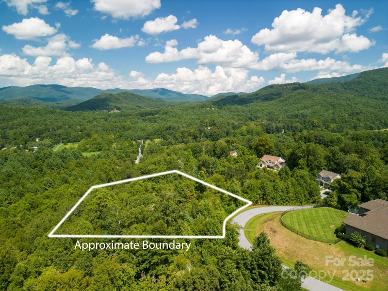 Property image 5 of 117 Sovereign Lane in Monarch Estates, Fairview, NC 28730