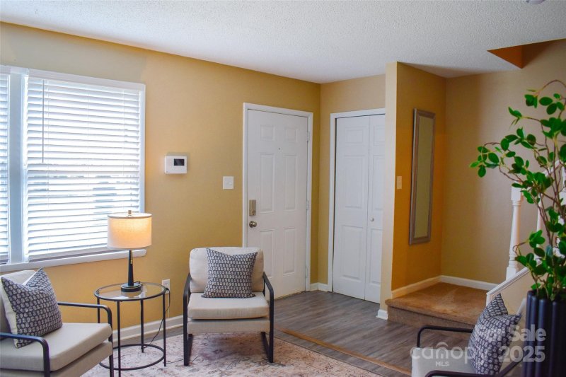 Property image 5 of 7526 Holly Grove Court in Holly Grove, Charlotte, NC 28227