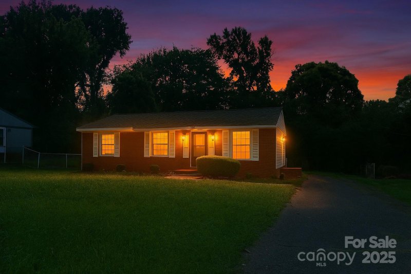 Property image 3 at 1218 Milan Road, Charlotte, NC 28216