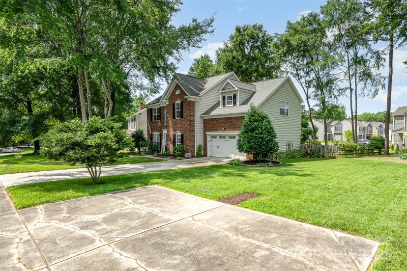 Property image 2 at 3810 Yorkford Drive, Charlotte, NC 28269