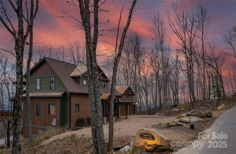 The Lodges at Eagles Nest