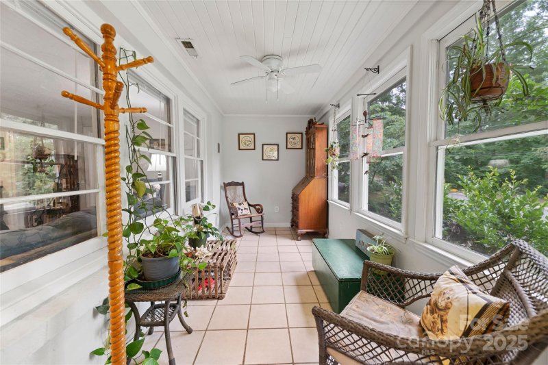 Property image 3 of 261 Forest Hill Drive in Kenilworth, Asheville, NC 28803