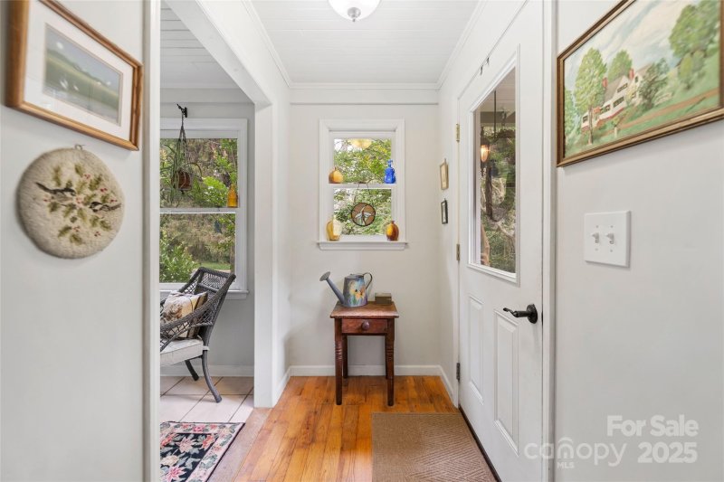 Property image 5 of 261 Forest Hill Drive in Kenilworth, Asheville, NC 28803