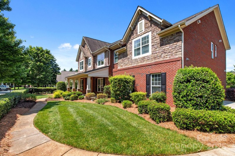 Property image 4 of 126 Northbridge Drive in Northbridge, Mooresville, NC 28115