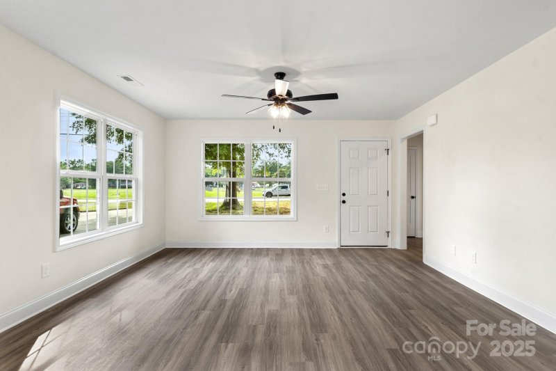 Property image 4 of 369 Workman Street in Castle Heights, Rock Hill, SC 29730