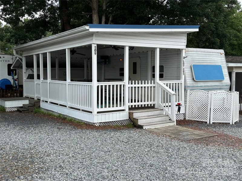 Property image 2 of 109 Pine Street in Badin Shores Resort, New London, NC 28127