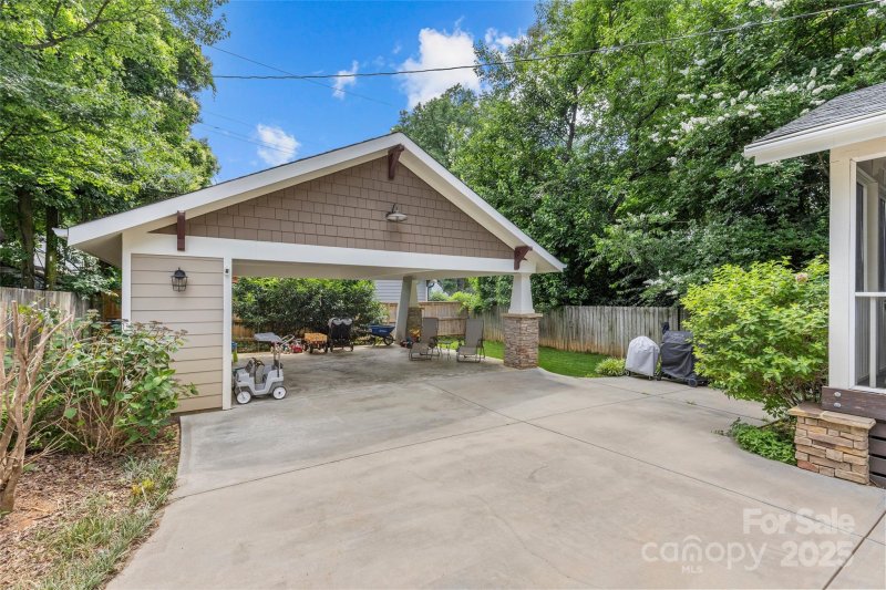Property image 4 at 2112 Shenandoah Avenue, Charlotte, NC 28205