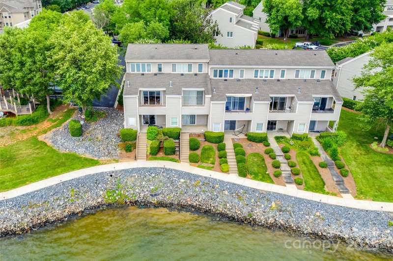 Property image 3 at 14053 Queens Harbor Road, Charlotte, NC 28278