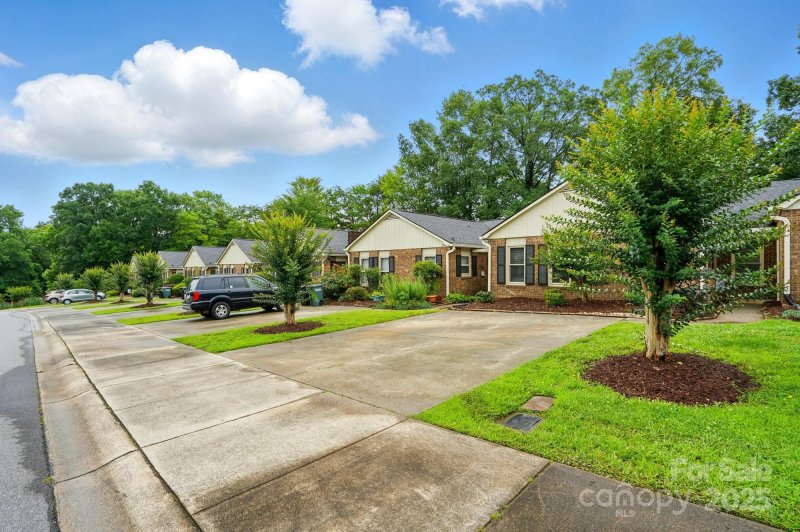 Property image 2 at 656 Ne Camrose Circle, Concord, NC 28025