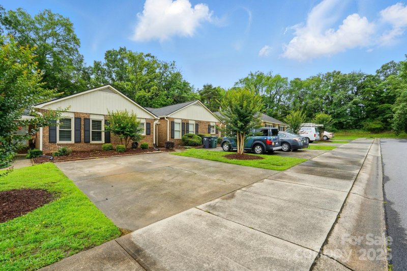 Property image 3 at 656 Ne Camrose Circle, Concord, NC 28025