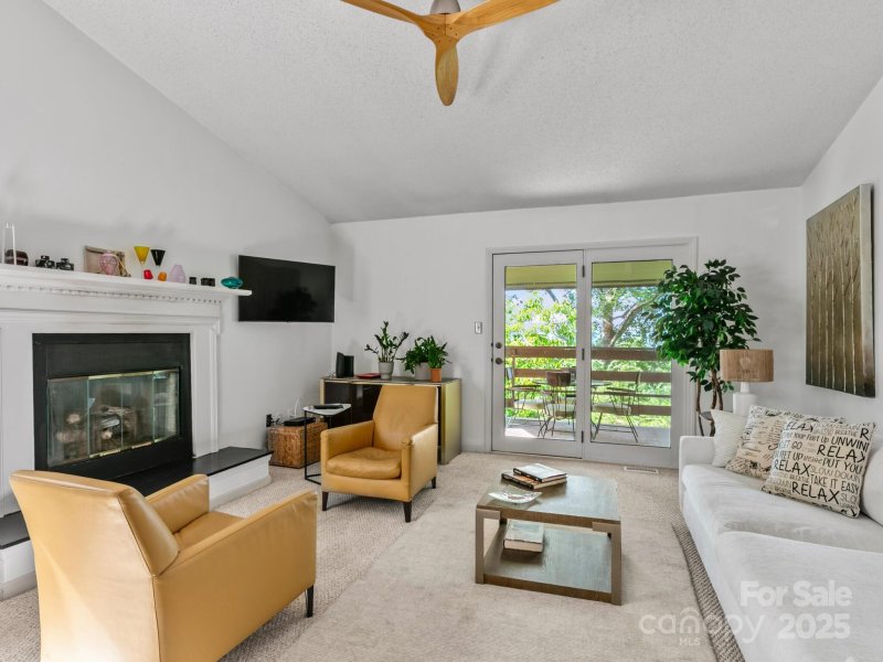 Property image 4 at 305 Piney Mountain Drive, Asheville, NC 28805