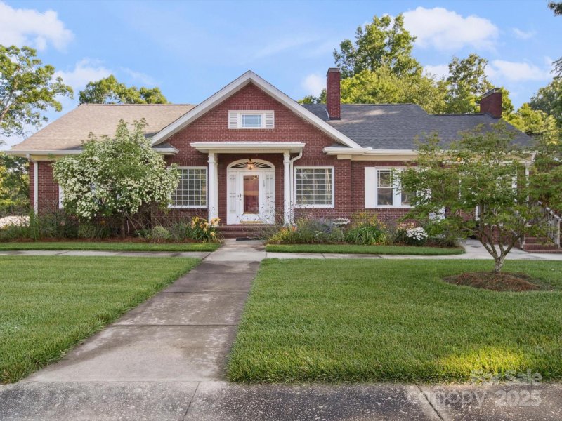 Property image 2 of 729 Montgomery Avenue in Oakdale, Albemarle, NC 28001