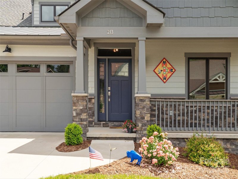 Property image 3 of 213 Sports Village Drive in Cummings Cove, Hendersonville, NC 28739