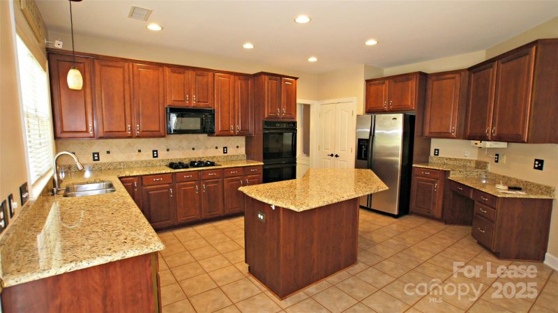 Property image 4 at 10834 Knight Castle Drive, Charlotte, NC 28277