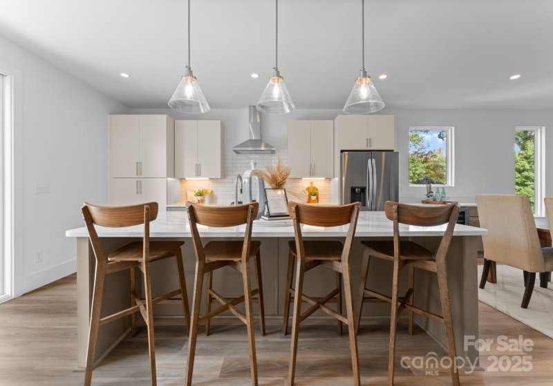 Property image 5 of 209 Keswick Avenue in Lockwood, Charlotte, NC 28206