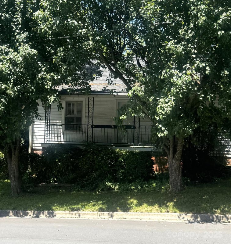 Property image 3 at 237 Institute Street, Mooresville, NC 28115
