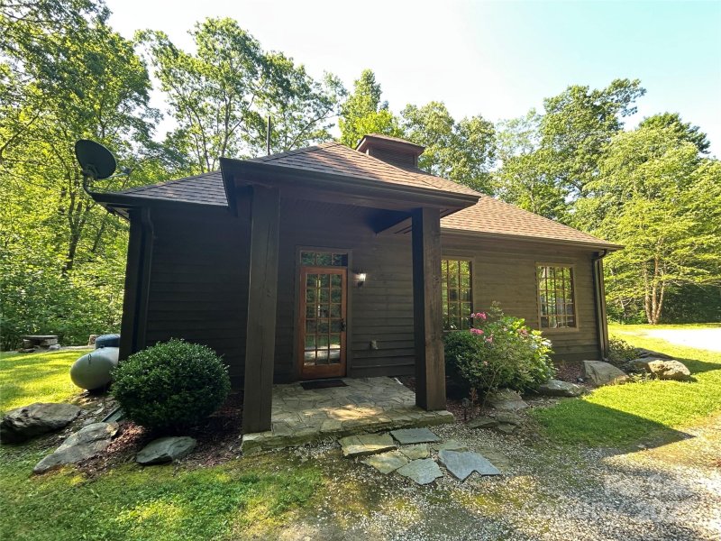 Property image 2 of 1012 Alarka Highlands Drive in Alarka Highlands, Bryson City, NC 28713