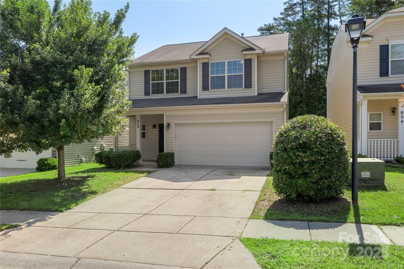 Property image 3 at 858 Rook Road, Charlotte, NC 28216