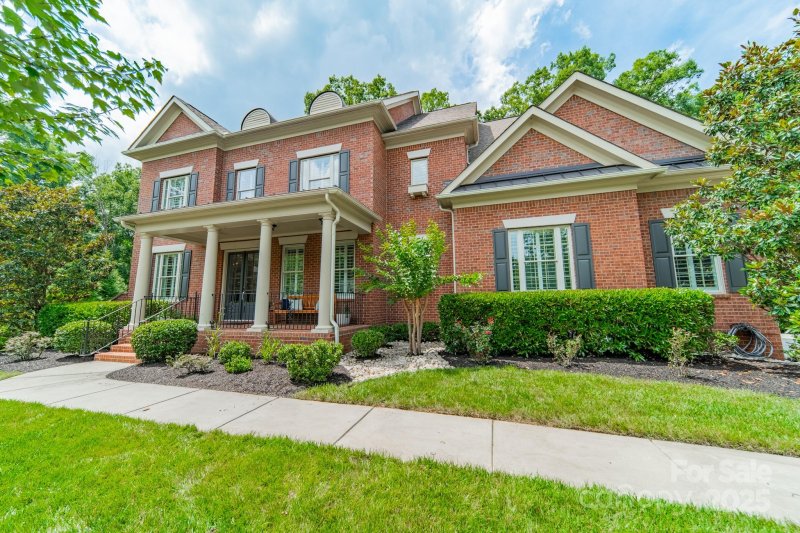 Property image 3 of 2004 Viscount Drive in Brookhaven, Matthews, NC 28104