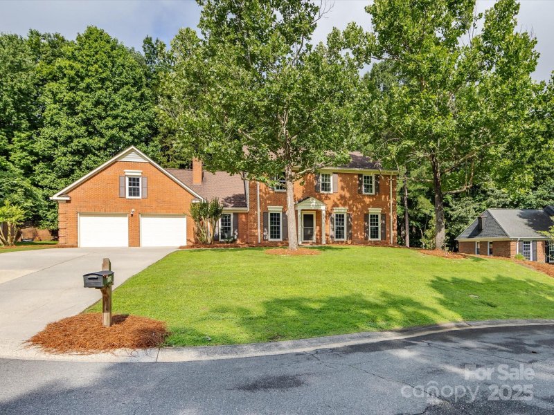 Property image 3 at 113 Foxfield Lane, Matthews, NC 28105