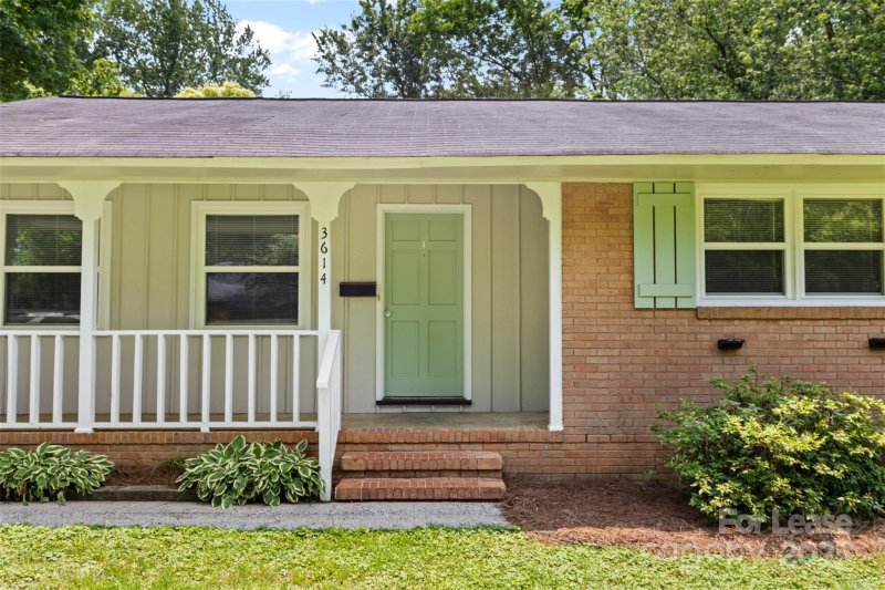 Property image 4 at 3614 Stonehaven Drive, Charlotte, NC 28215