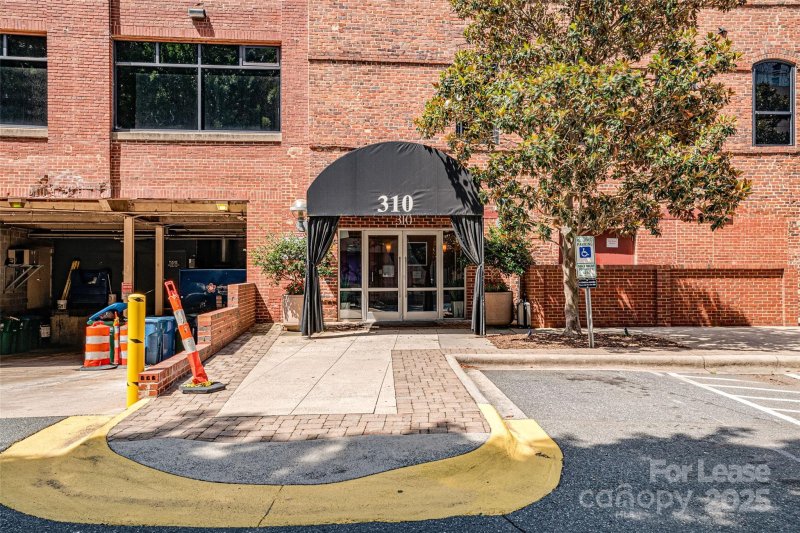 Property image 2 at 310 Arlington Avenue, Charlotte, NC 28203